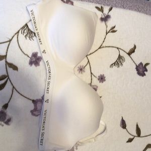 Victoria’s Secret T-Shirt Bra size 38B